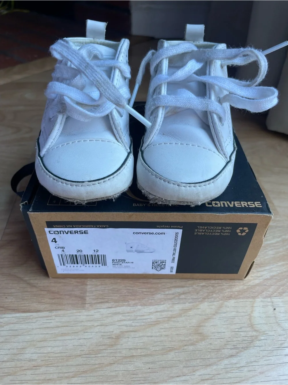Converse Kids White Low-Top Chuck Taylor Sneakers size 4 crib